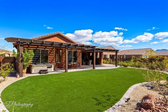 feature listing property photo