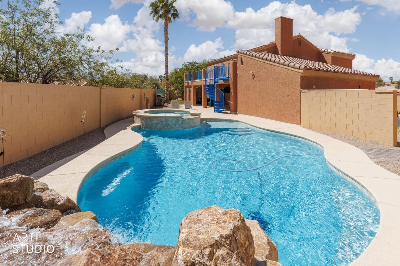 Property Photo 40