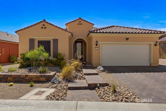 feature listing property photo