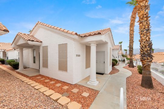 feature listing property photo