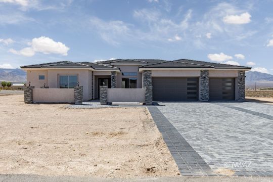 feature listing property photo