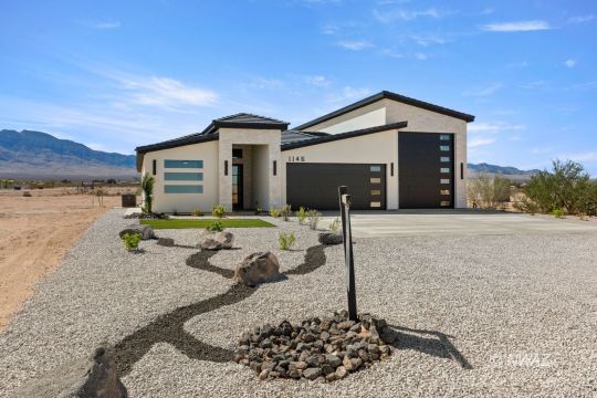feature listing property photo