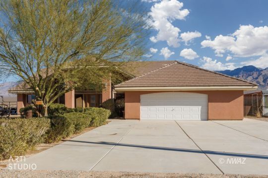 feature listing property photo