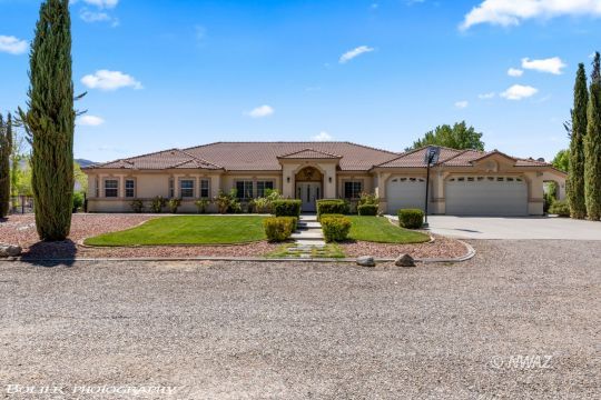 feature listing property photo