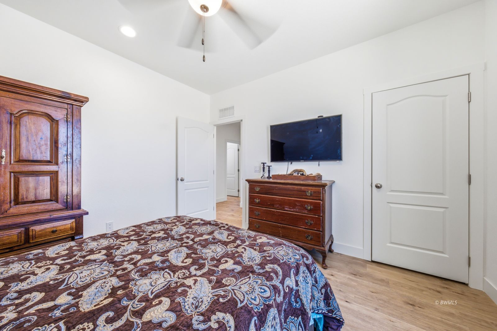 Property Photo 26