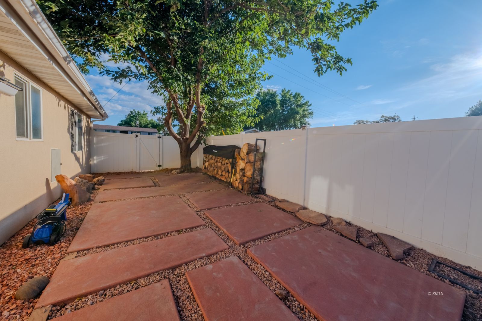 Property Photo 25
