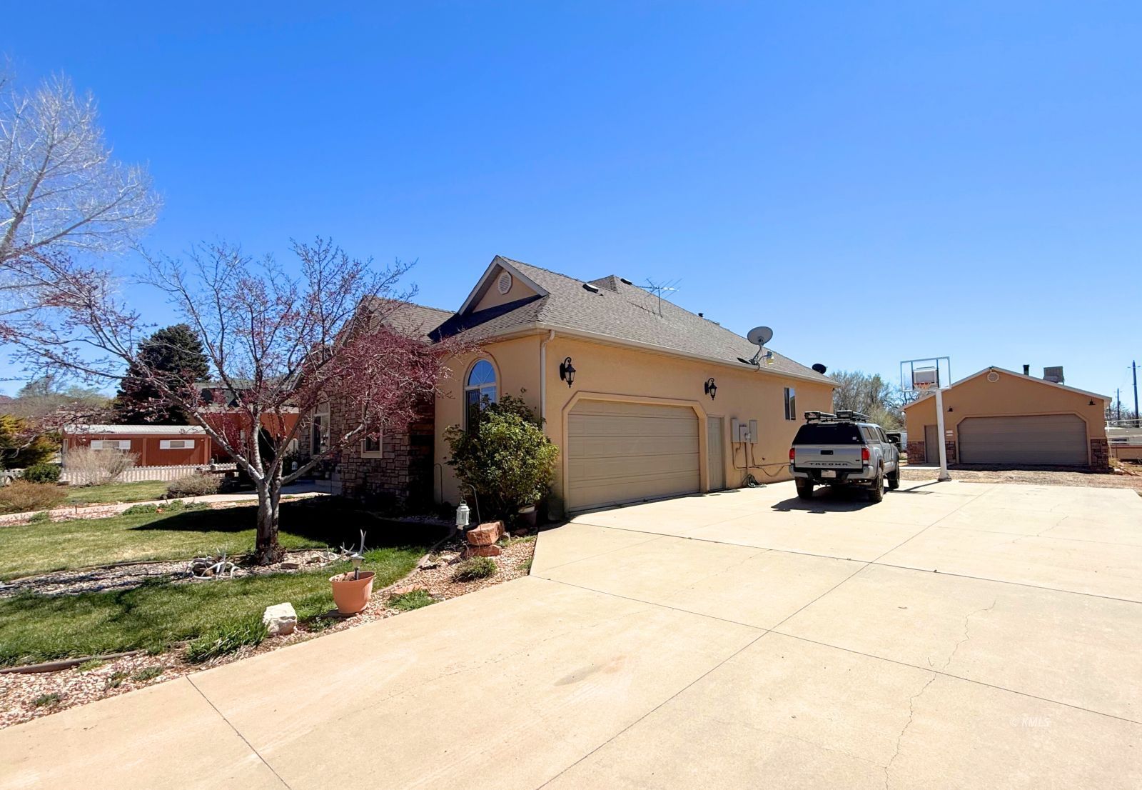 Property Photo 34