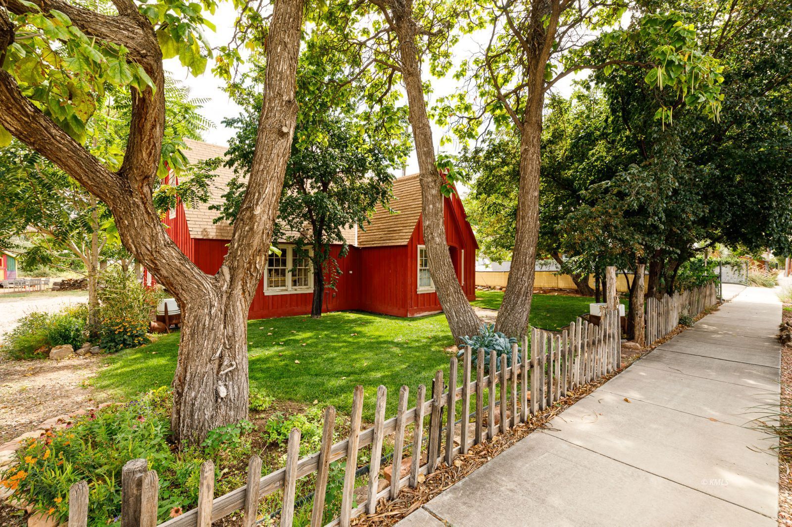 Property Photo 3