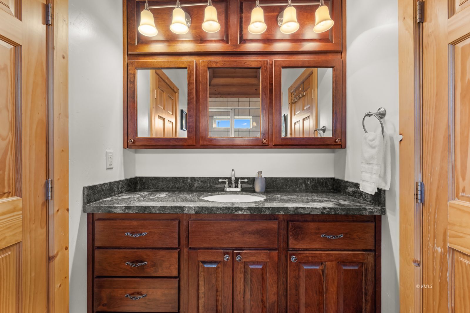 Property Photo 32