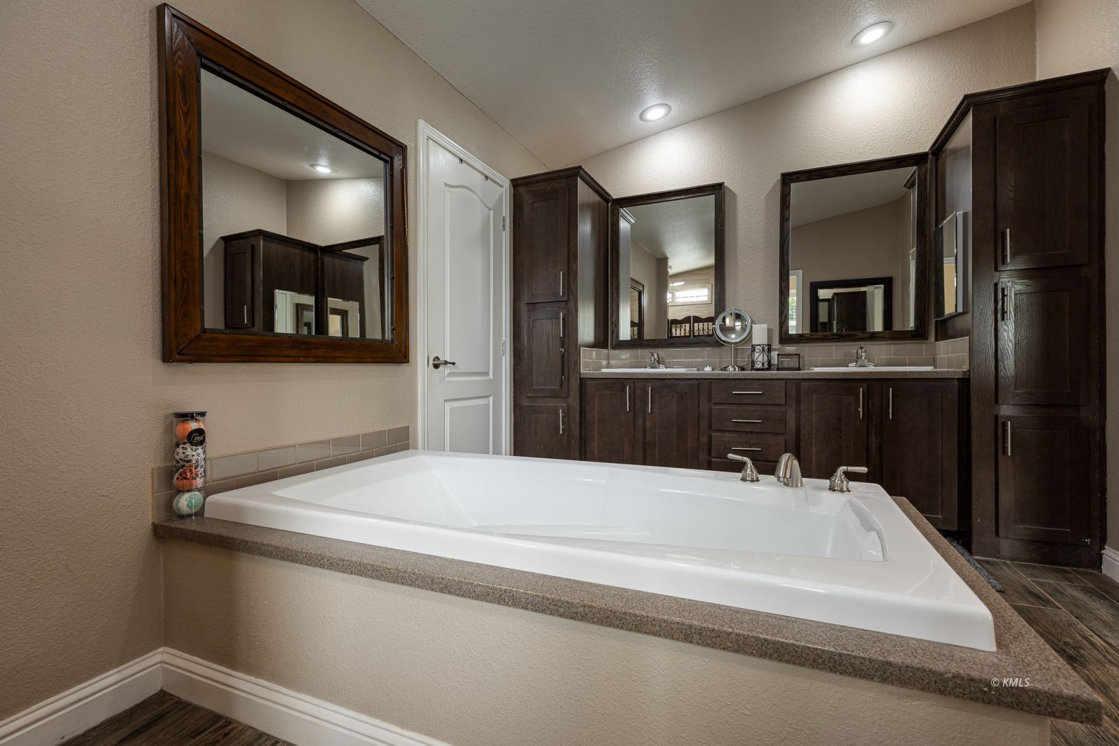 Property Photo 31