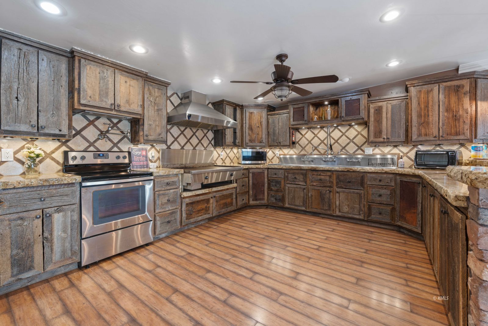Property Photo 35