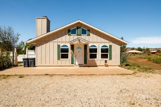 feature listing property photo