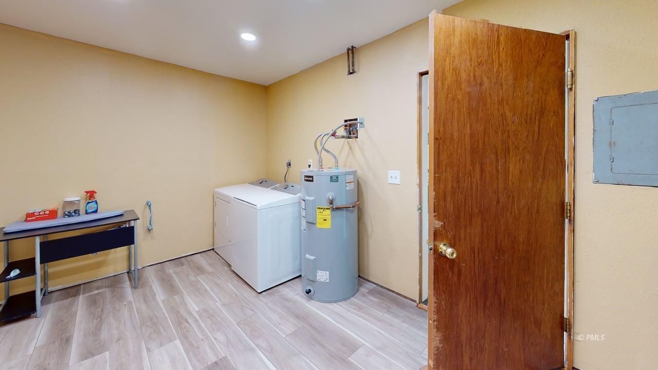 Property Photo 23