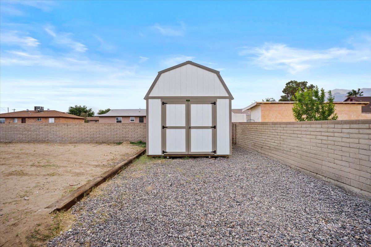 Property Photo 25