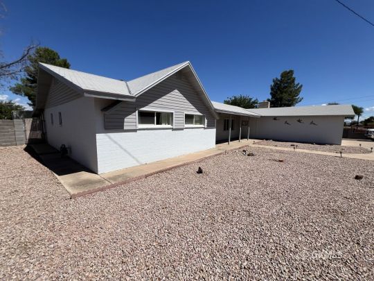 feature listing property photo