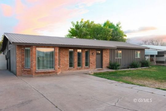 feature listing property photo