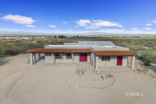 feature listing property photo