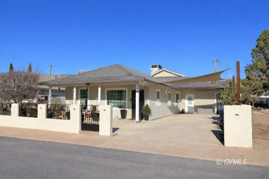 feature listing property photo