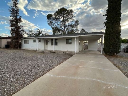 feature listing property photo