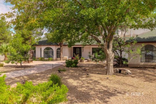 feature listing property photo