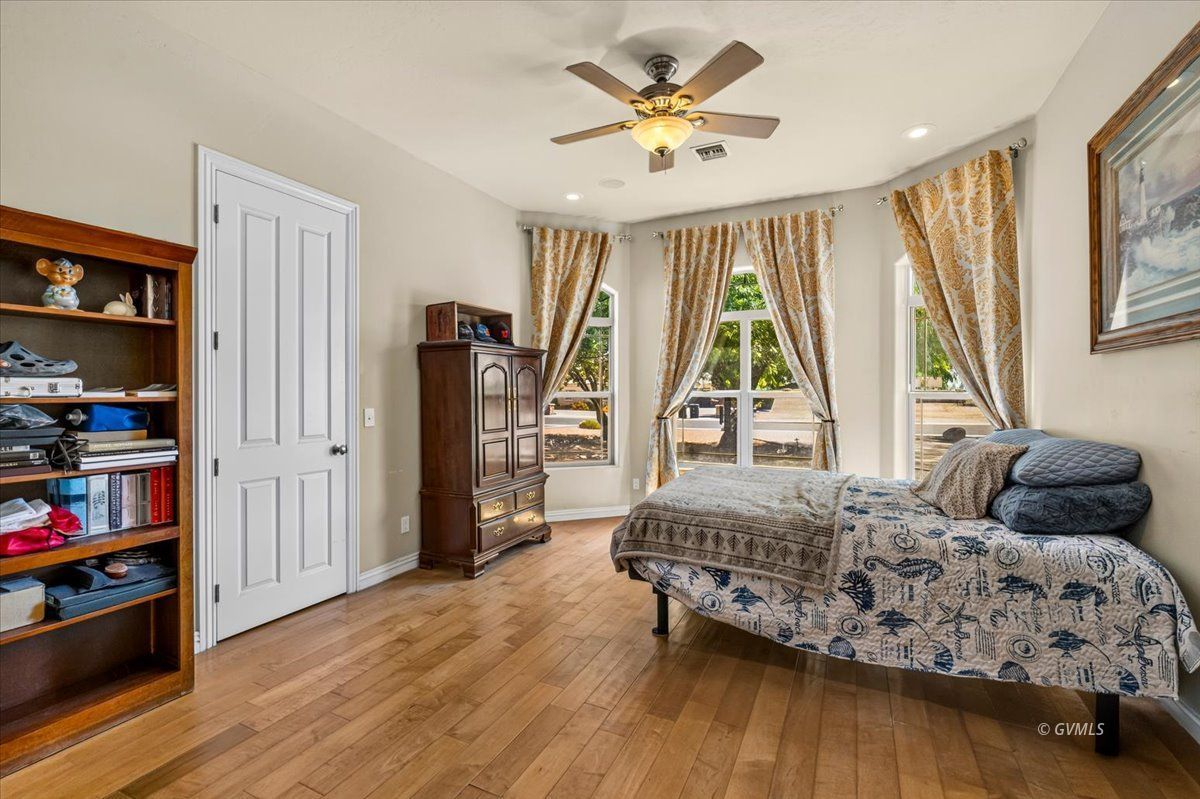 Property Photo 36