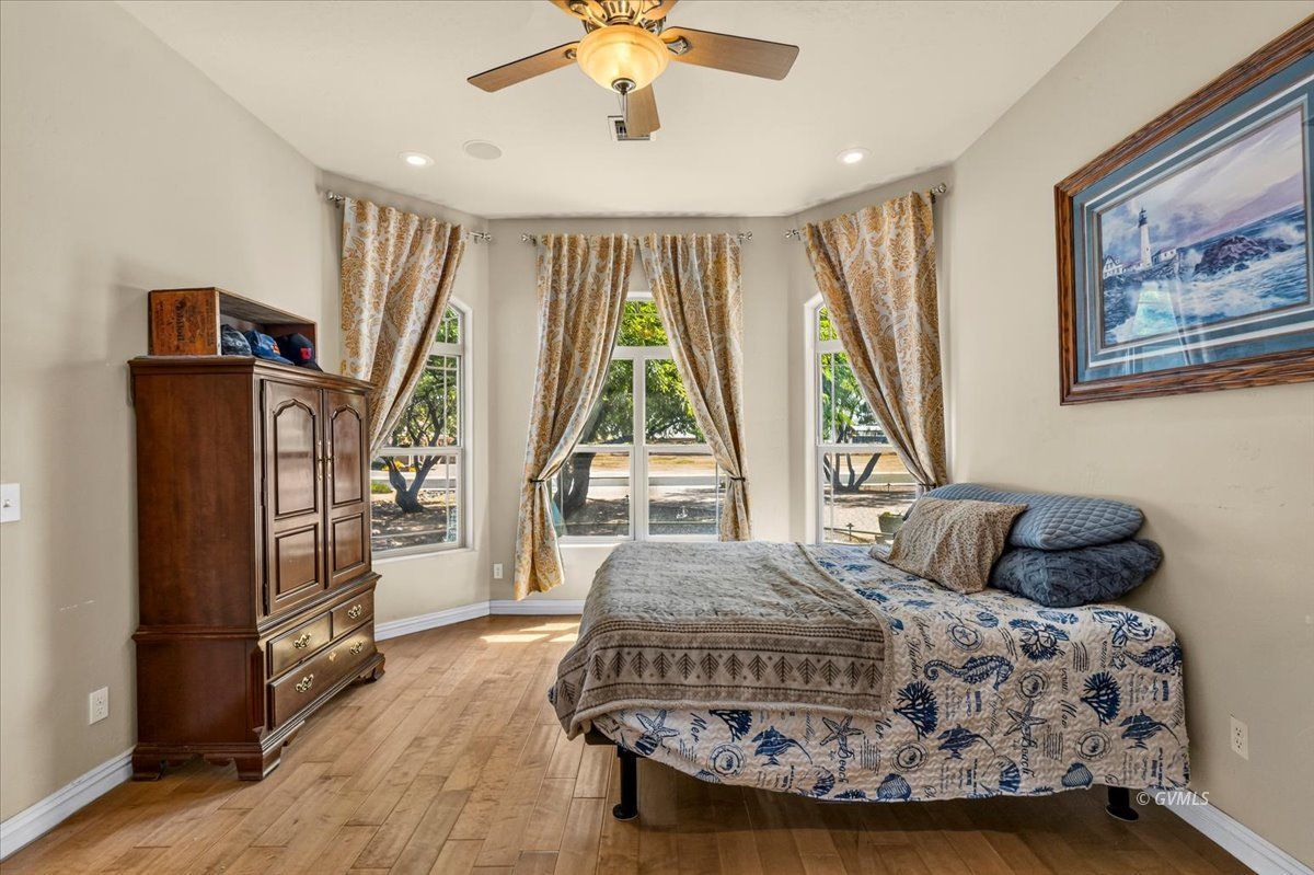 Property Photo 38