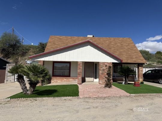 feature listing property photo