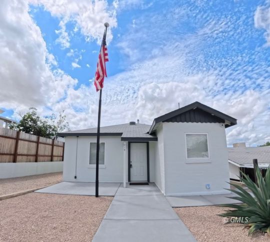 feature listing property photo