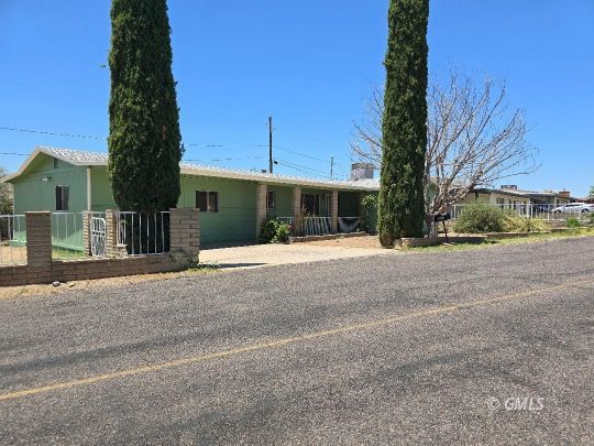 feature listing property photo