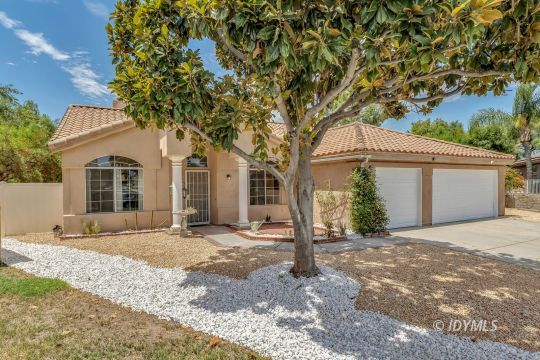 feature listing property photo