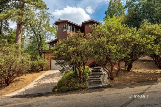 feature listing property photo