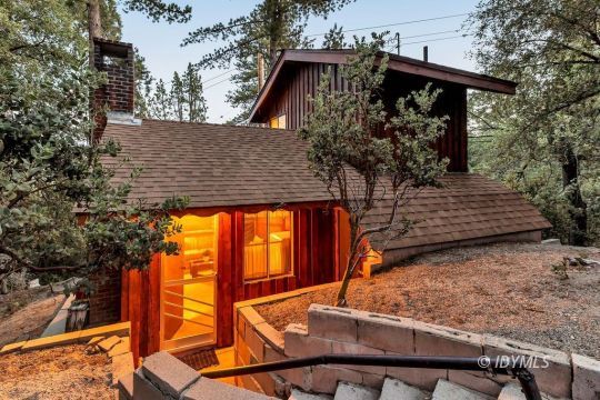 feature listing property photo