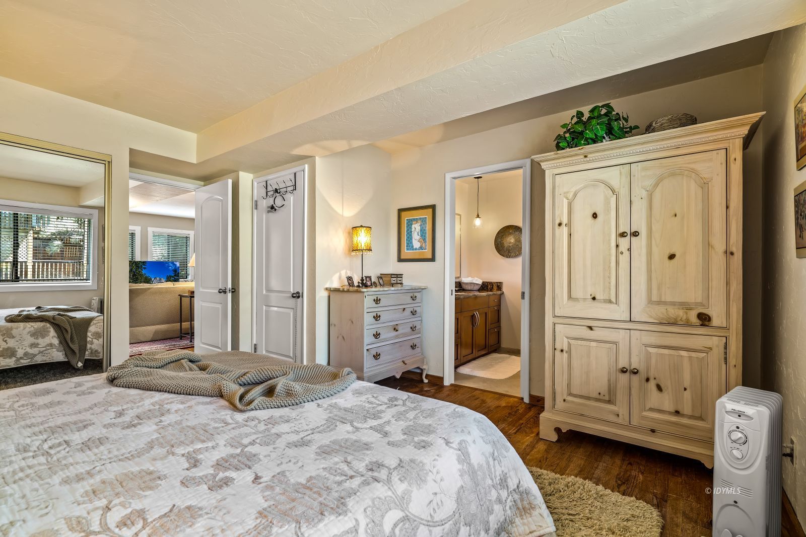 Property Photo 44