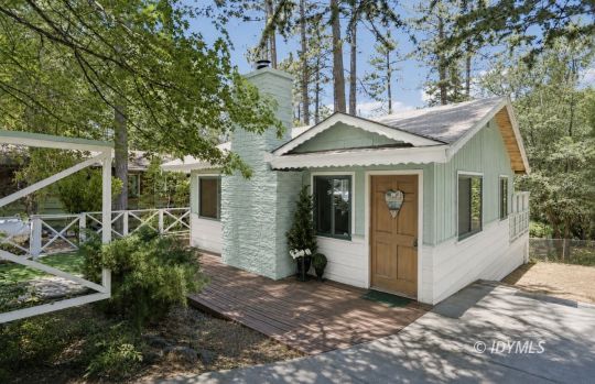 feature listing property photo