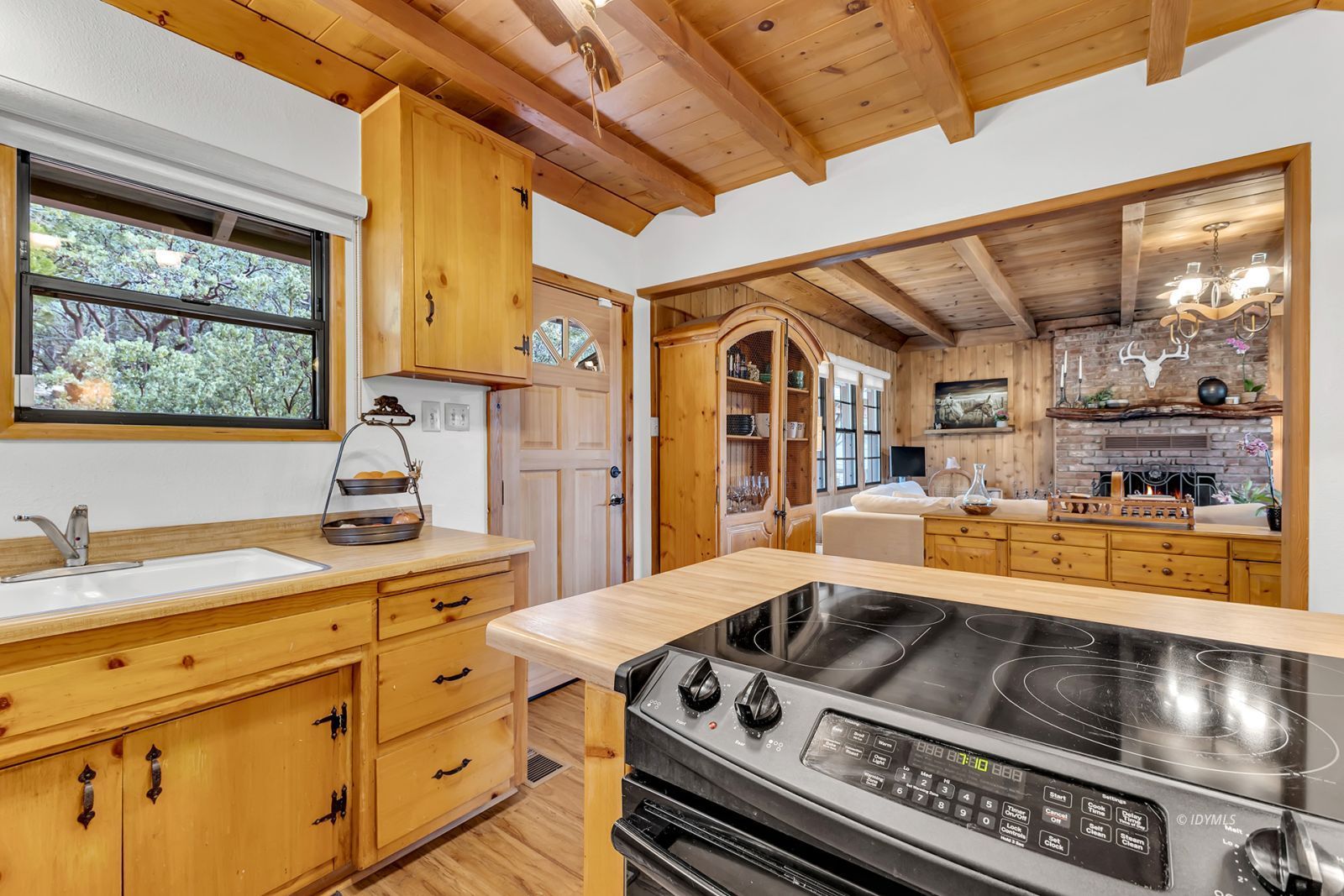 Property Photo 25