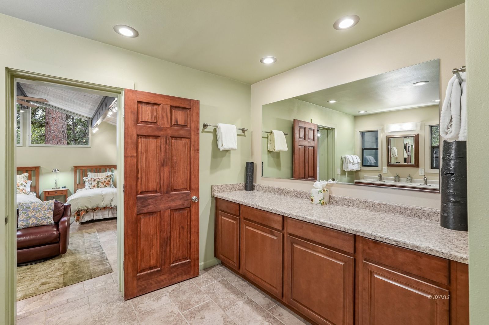 Property Photo 31