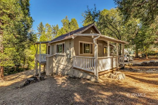 feature listing property photo