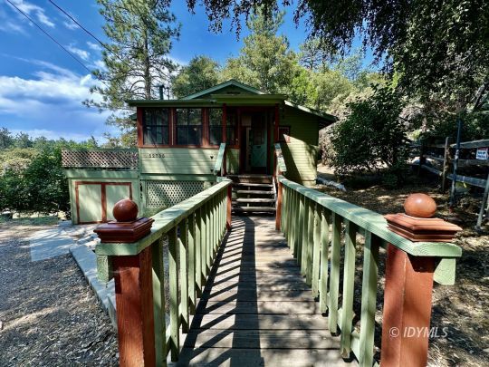 feature listing property photo