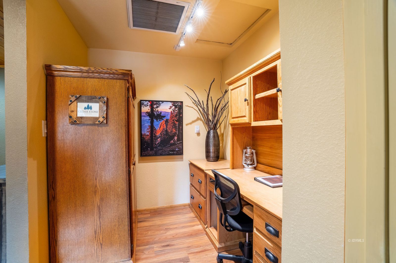 Property Photo 25