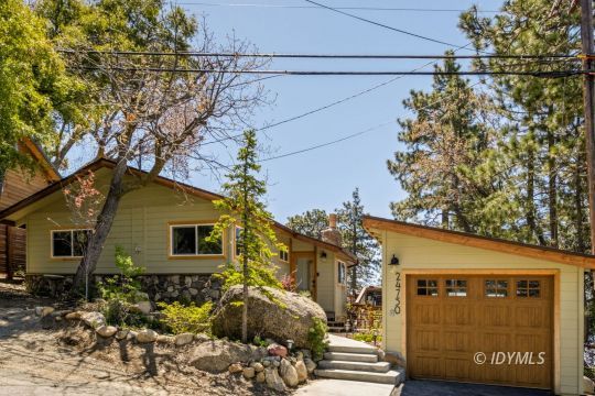 feature listing property photo