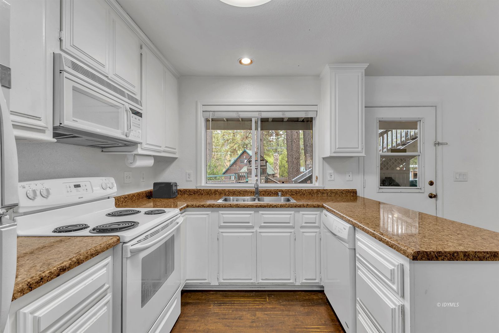 Property Photo 30