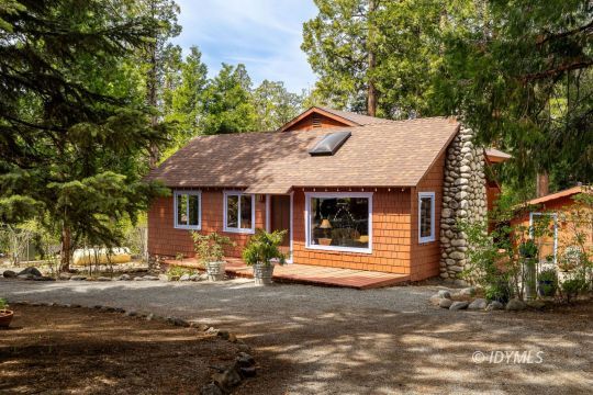 feature listing property photo