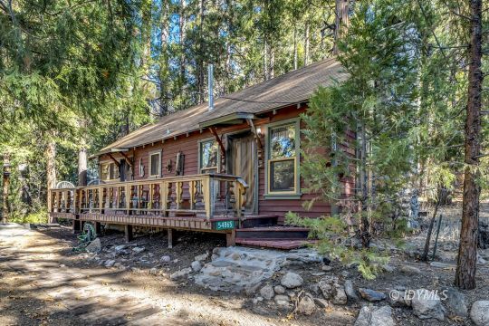 feature listing property photo