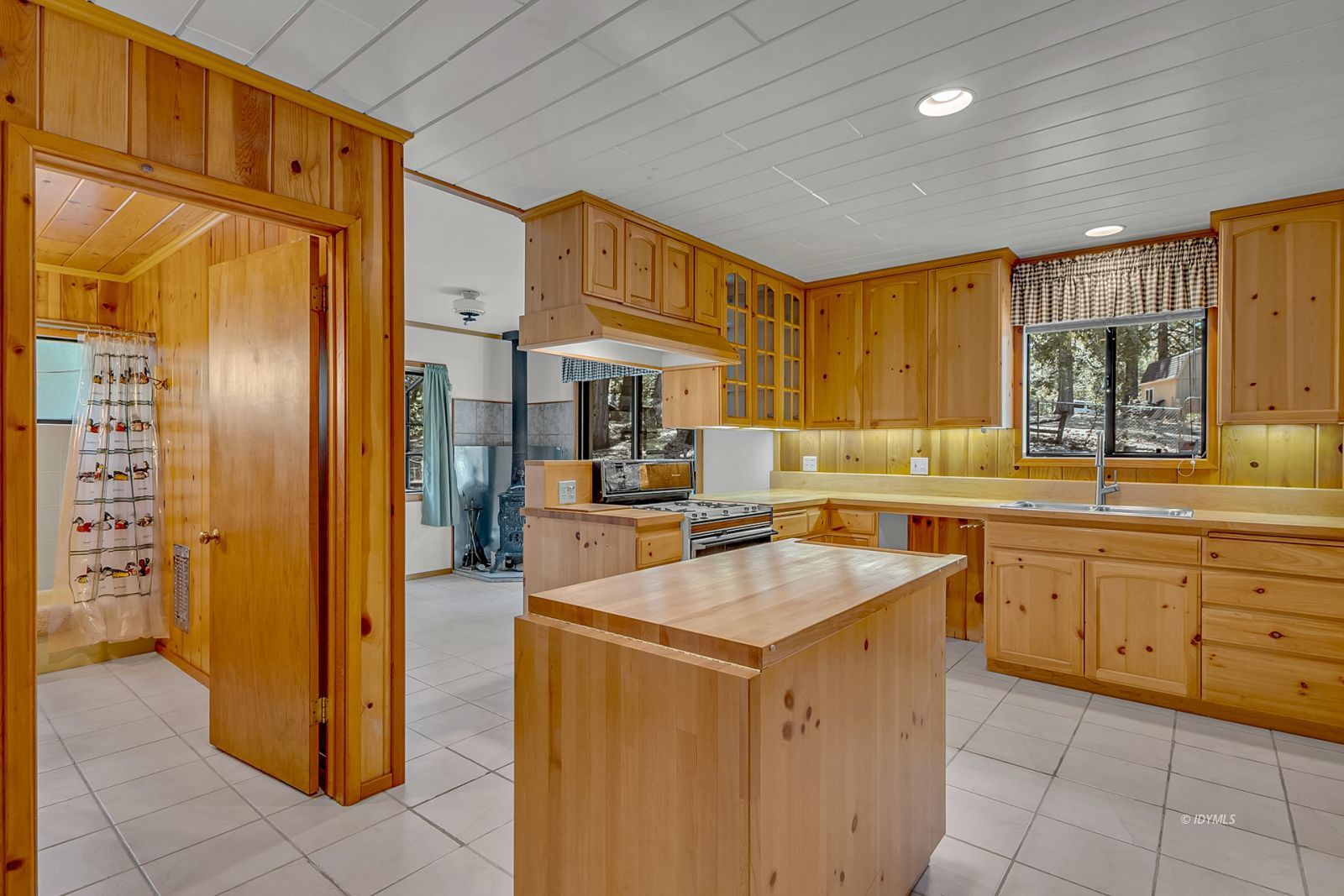 Property Photo 38