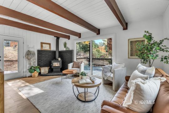 feature listing property photo