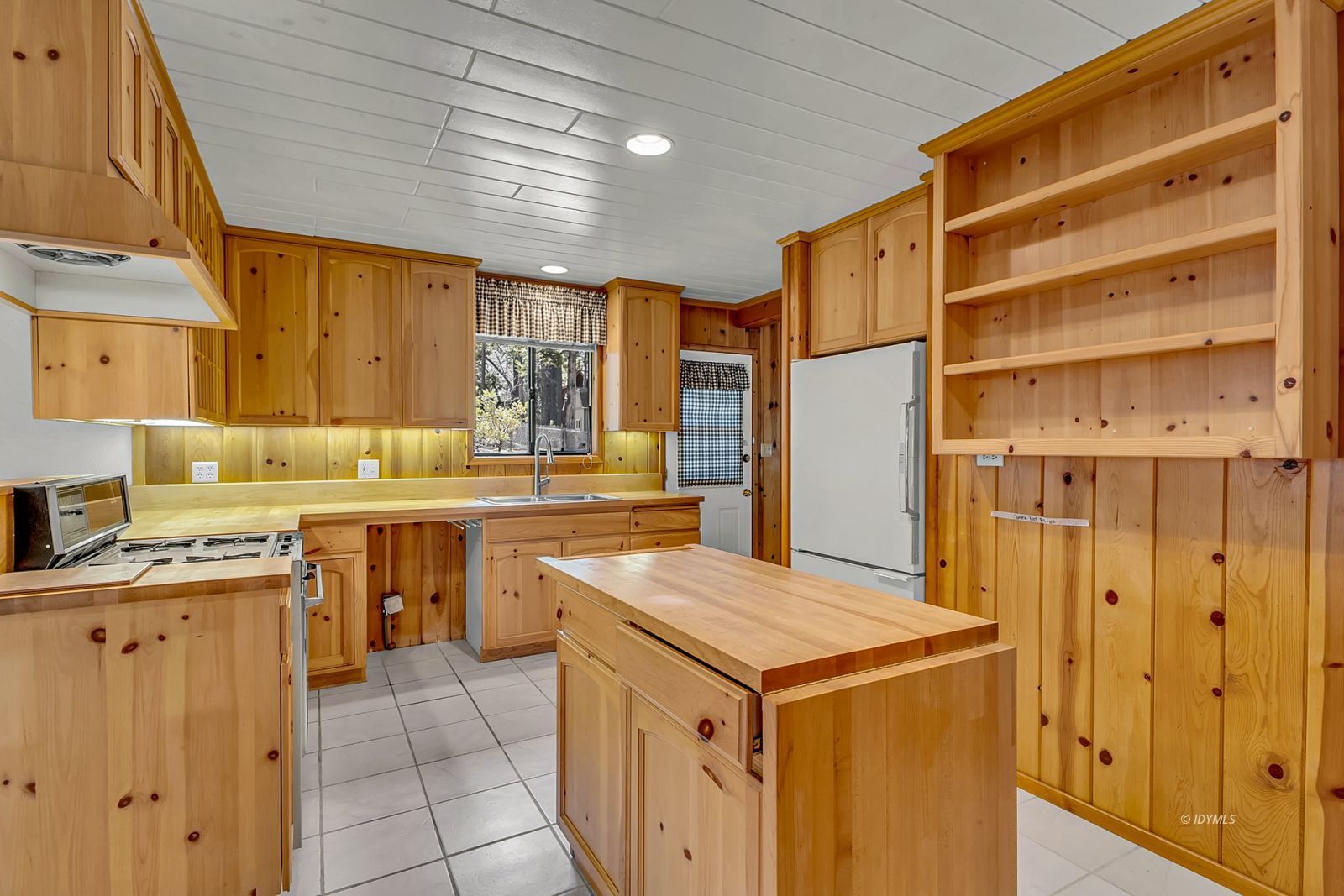 Property Photo 40