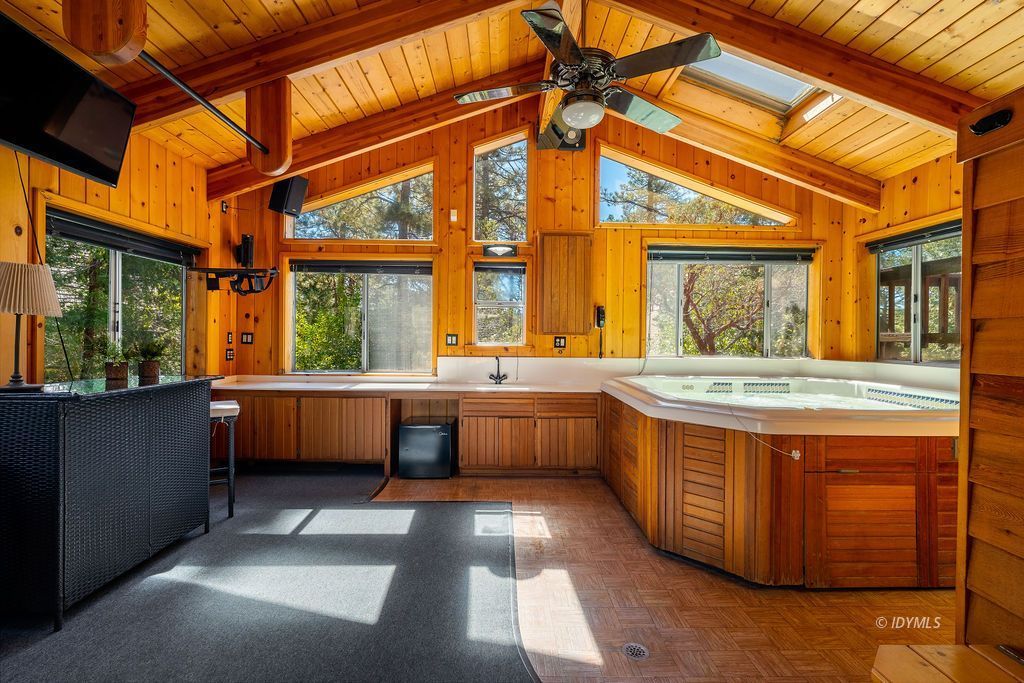 Property Photo 34