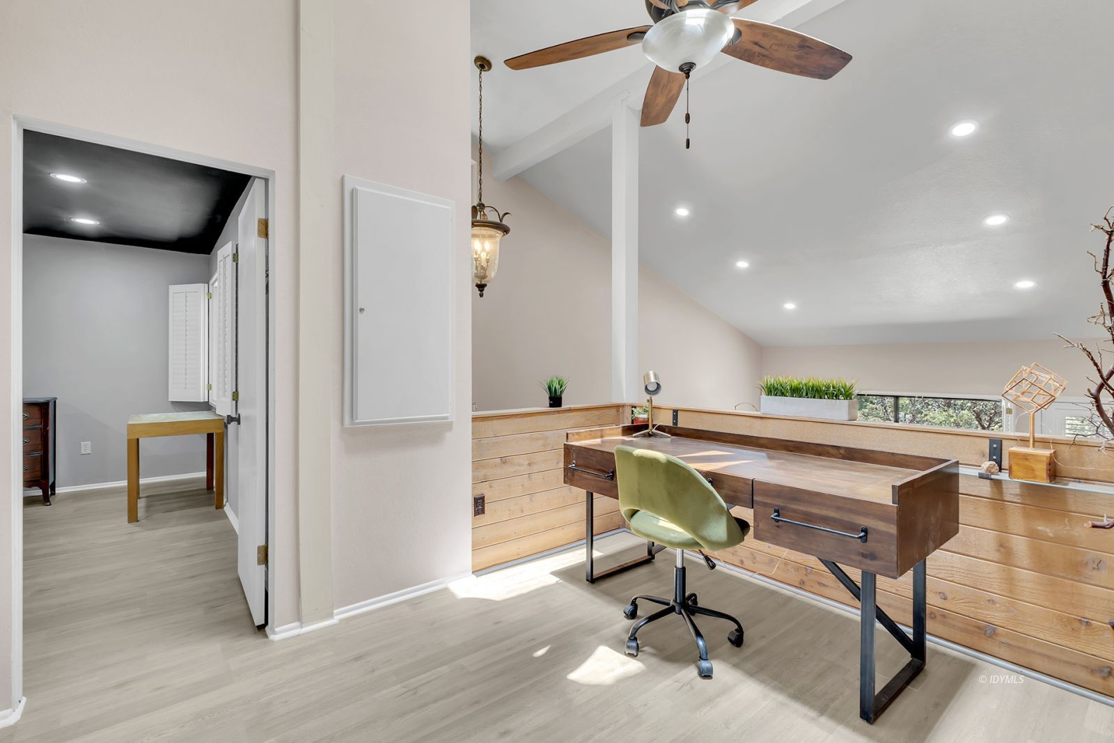 Property Photo 45