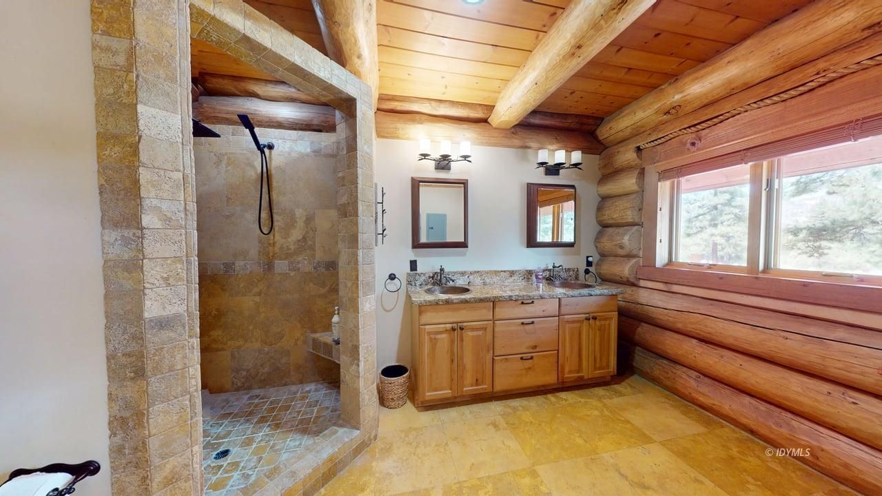 Property Photo 34