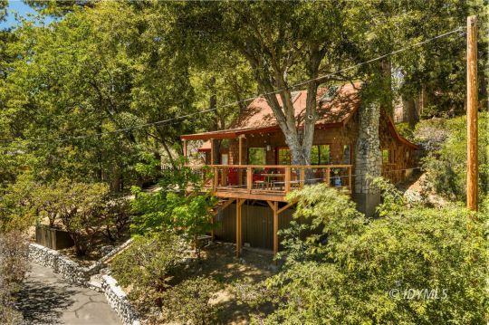 feature listing property photo